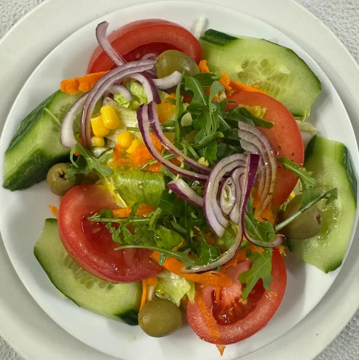 A green salad to open the table